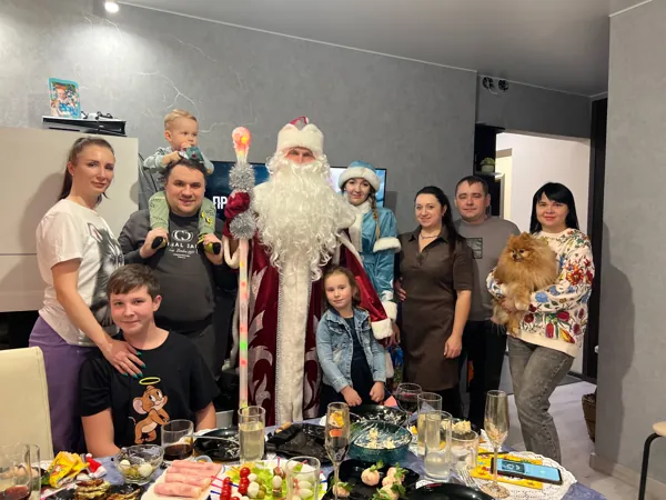 Когда вся семья в сборе — фотография с нашего поздравления